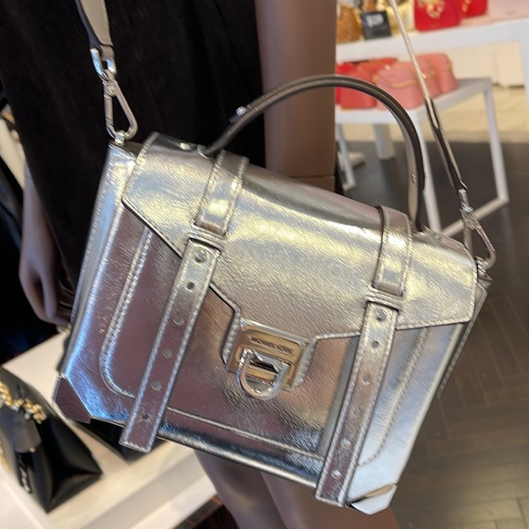 MICHAEL KORS
Manhattan Medium TH SCHOOL Crackled Metallic Leather SATCHEL
NWT - Picture 4 of 16